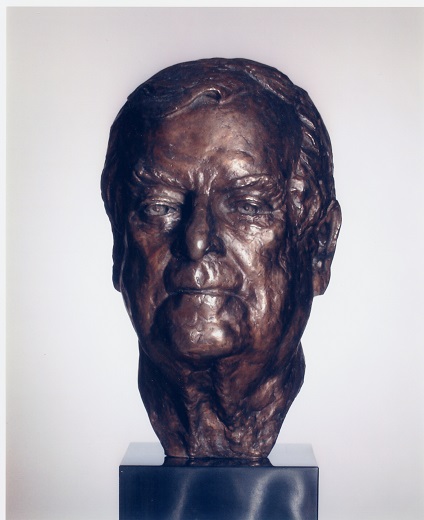 Buste du très honorable Robert George Brian Dickson, C.P., C.C.