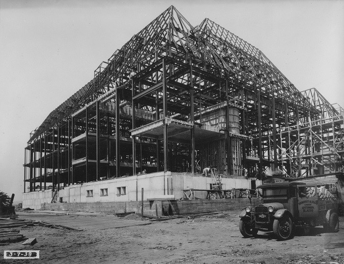 Vue de la Cour suprême du Canada en construction.
